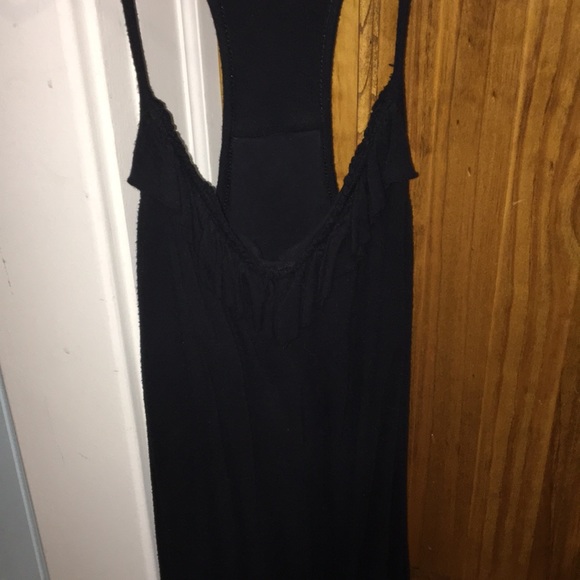 Black ruffled spaghetti strap 🙌 - Picture 2 of 7